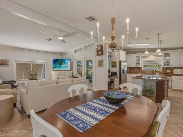 32 Covey LN 32, Naples, FL 34114
