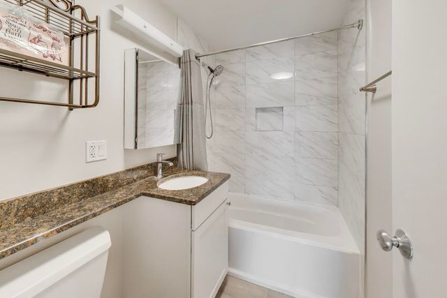 2501 W Bryn Mawr Avenue 507, Chicago, IL 60659