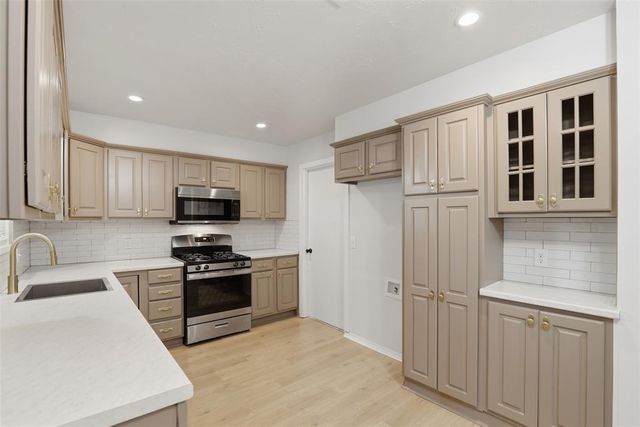 4704 Michael Drive, Del City, OK 73115