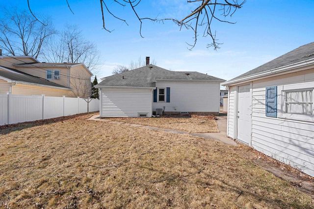 215 S ELM STREET, Kimberly, WI 54136