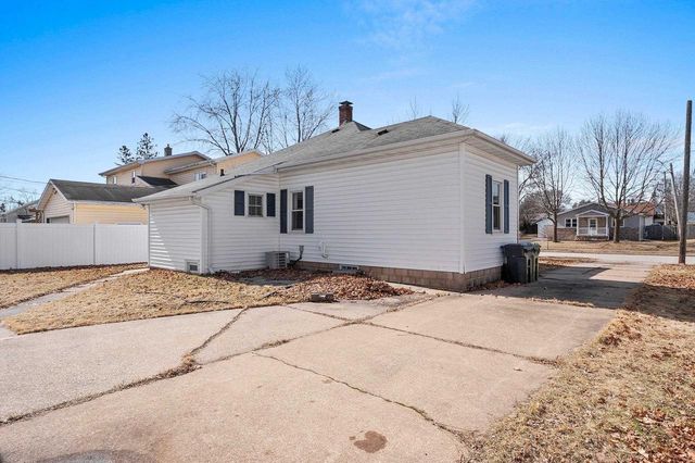 215 S ELM STREET, Kimberly, WI 54136