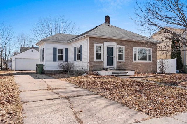 215 S ELM STREET, Kimberly, WI 54136
