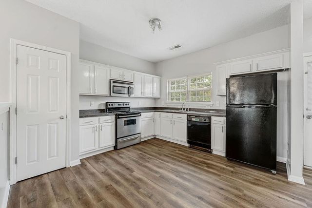 284 Commons Drive, Jonesboro, GA 30236