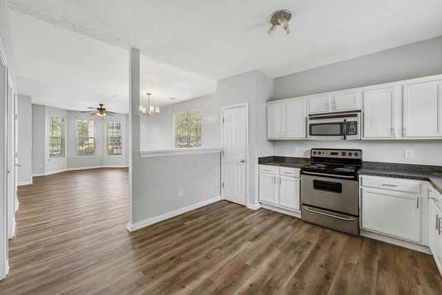 284 Commons Drive, Jonesboro, GA 30236