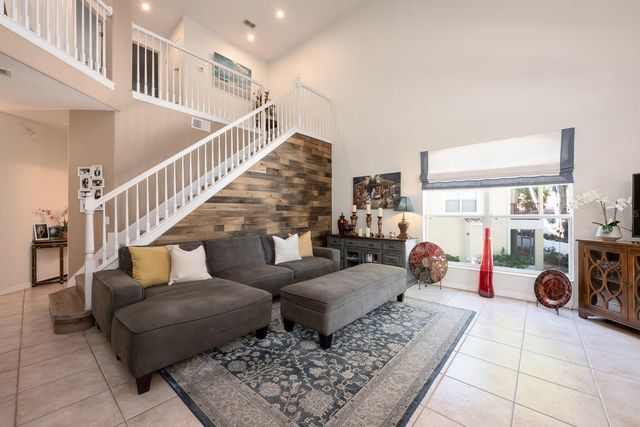 700 SEABROOK COURT 201, Altamonte Springs, FL 32714