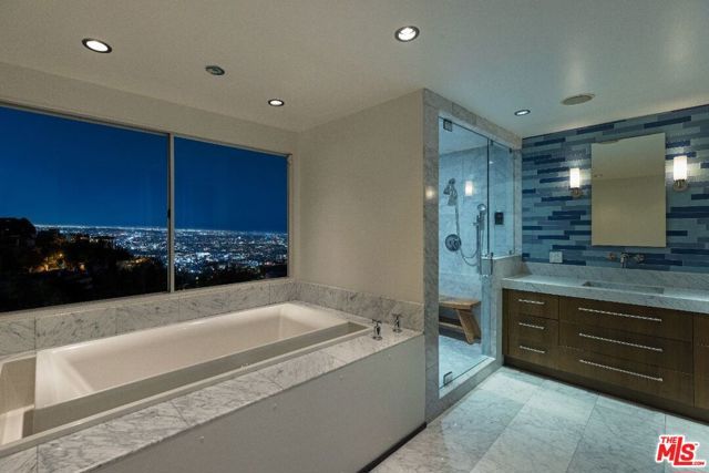 8825 Hollywood Boulevard, Los Angeles, CA 90069