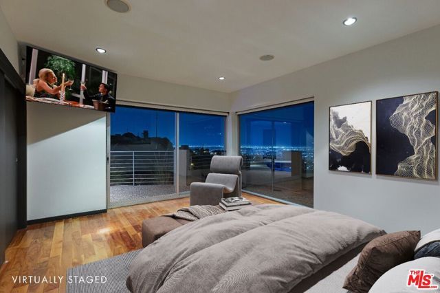 8825 Hollywood Boulevard, Los Angeles, CA 90069