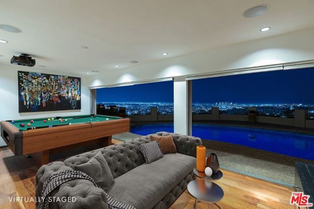 8825 Hollywood Boulevard, Los Angeles, CA 90069