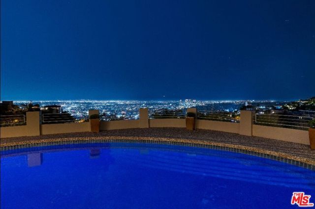 8825 Hollywood Boulevard, Los Angeles, CA 90069