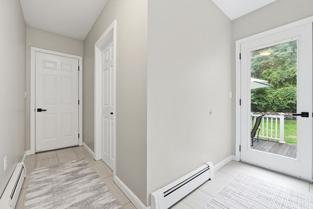 21 Wildflower Dr, Sutton, MA 01590