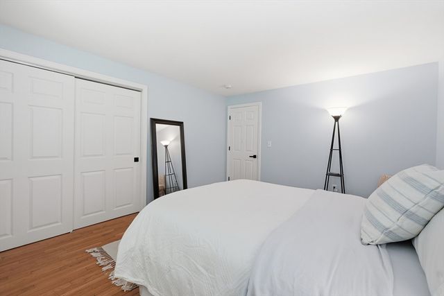21 Wildflower Dr, Sutton, MA 01590