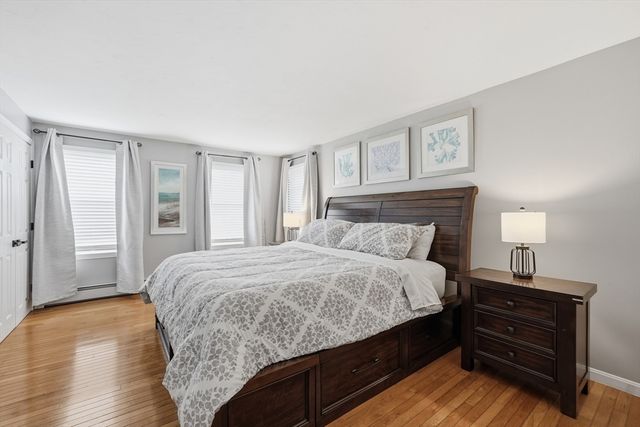 21 Wildflower Dr, Sutton, MA 01590