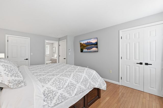 21 Wildflower Dr, Sutton, MA 01590