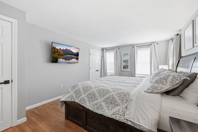 21 Wildflower Dr, Sutton, MA 01590