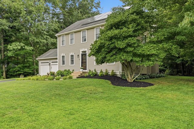 21 Wildflower Dr, Sutton, MA 01590