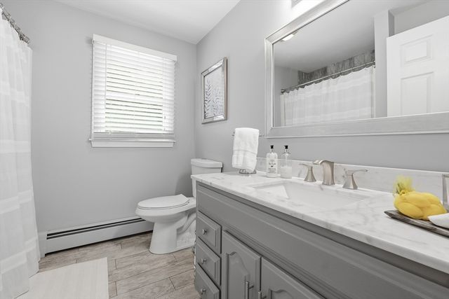 21 Wildflower Dr, Sutton, MA 01590
