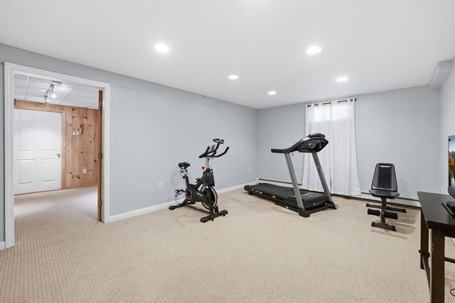 21 Wildflower Dr, Sutton, MA 01590