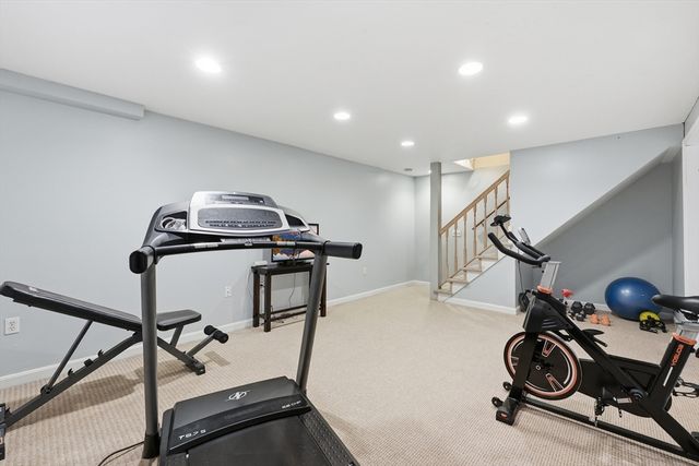 21 Wildflower Dr, Sutton, MA 01590