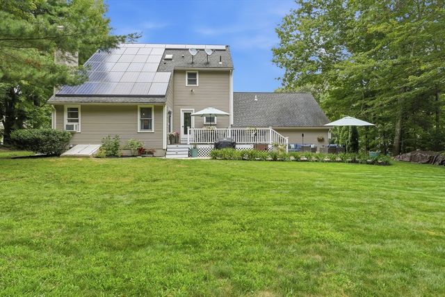 21 Wildflower Dr, Sutton, MA 01590