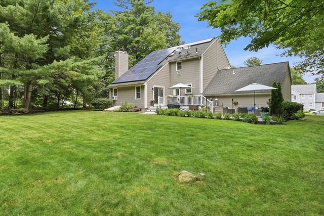 21 Wildflower Dr, Sutton, MA 01590