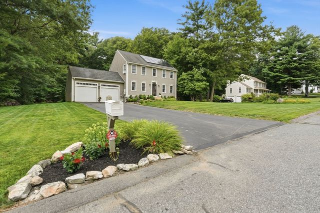 21 Wildflower Dr, Sutton, MA 01590