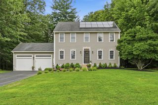 21 Wildflower Dr, Sutton, MA 01590