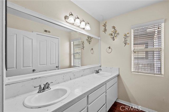 9400 Burnet 103, North Hills (los Angeles), CA 91343