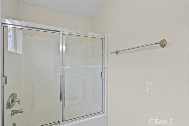 9400 Burnet 103, North Hills (los Angeles), CA 91343