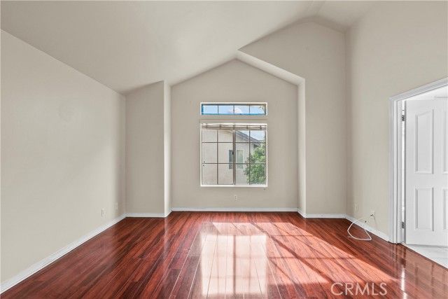 9400 Burnet 103, North Hills (los Angeles), CA 91343