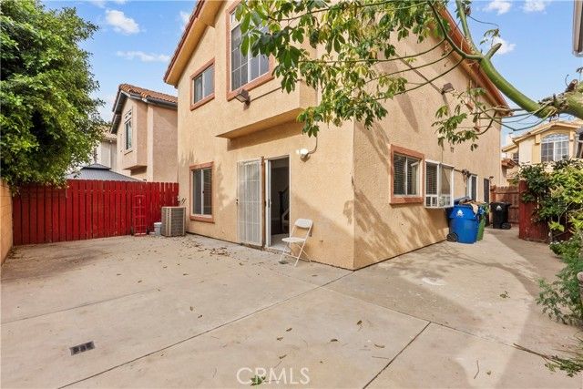 9400 Burnet 103, North Hills (los Angeles), CA 91343