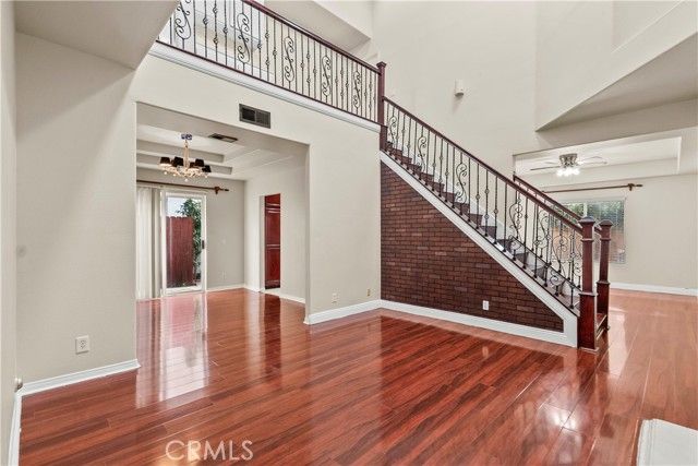 9400 Burnet 103, North Hills (los Angeles), CA 91343