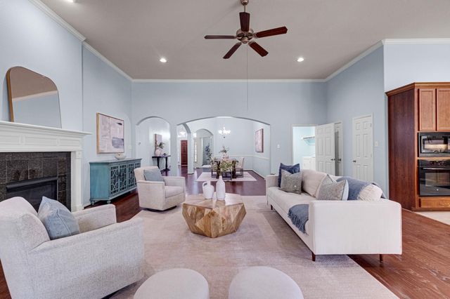 1124 Haye Road, Friendswood, TX 77546