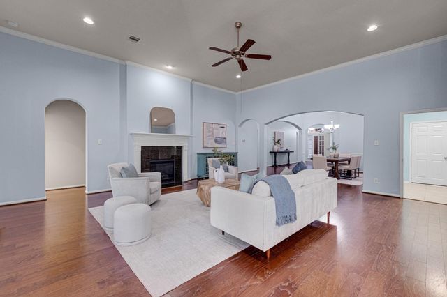 1124 Haye Road, Friendswood, TX 77546