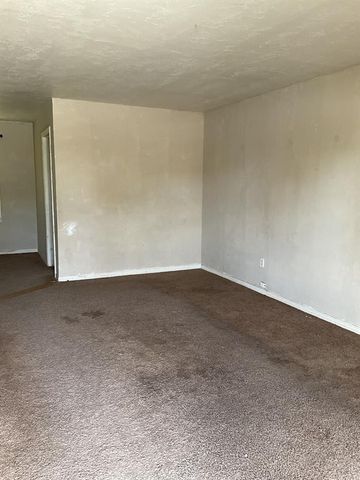 4701 N MacArthur Boulevard, Warr Acres, OK 73122