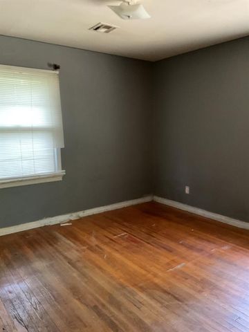 4701 N MacArthur Boulevard, Warr Acres, OK 73122