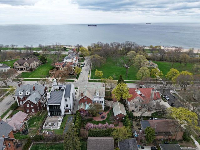 2121 Terrace AVENUE, Milwaukee, WI 53202