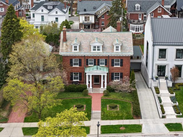 2121 Terrace AVENUE, Milwaukee, WI 53202