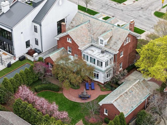 2121 Terrace AVENUE, Milwaukee, WI 53202
