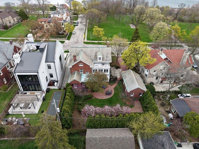 2121 Terrace AVENUE, Milwaukee, WI 53202