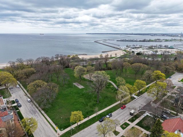 2121 Terrace AVENUE, Milwaukee, WI 53202