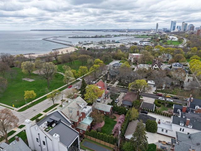2121 Terrace AVENUE, Milwaukee, WI 53202