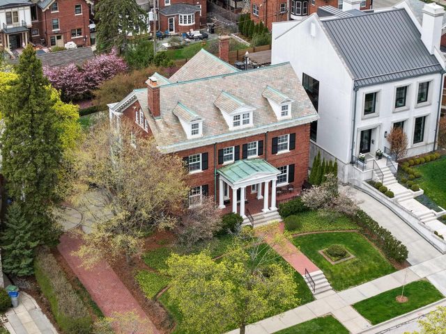 2121 Terrace AVENUE, Milwaukee, WI 53202