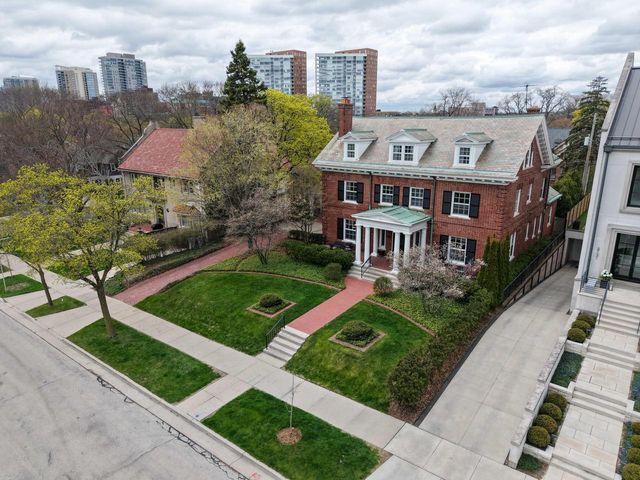2121 Terrace AVENUE, Milwaukee, WI 53202