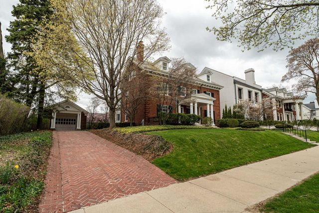 2121 Terrace AVENUE, Milwaukee, WI 53202