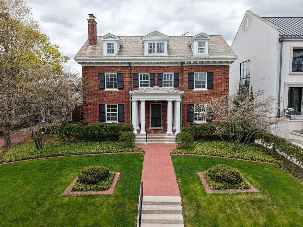 2121 Terrace AVENUE, Milwaukee, WI 53202