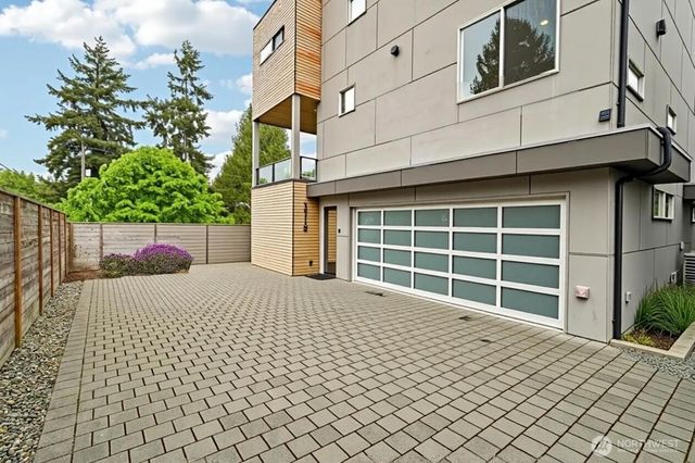 3319 W ELMORE Street, Seattle, WA 98199
