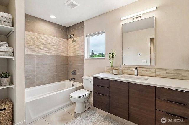 3319 W ELMORE Street, Seattle, WA 98199