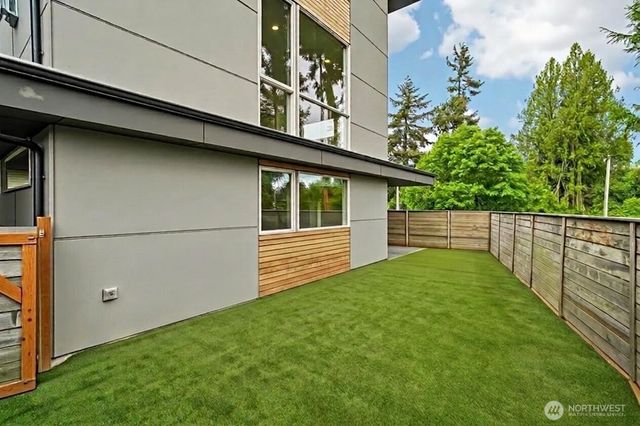 3319 W ELMORE Street, Seattle, WA 98199