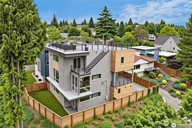 3319 W ELMORE Street, Seattle, WA 98199