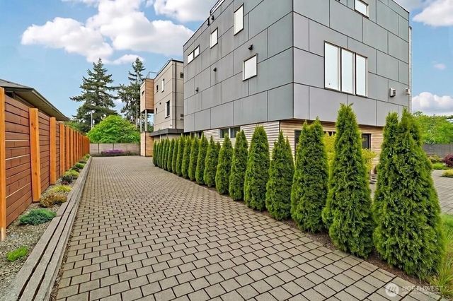 3319 W ELMORE Street, Seattle, WA 98199